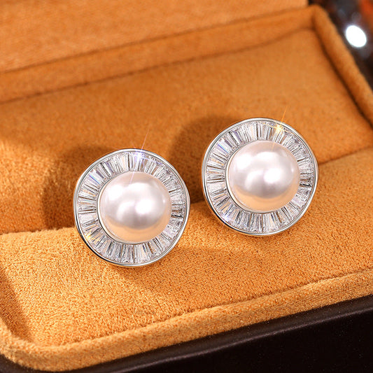 Charming Pearl Earring for Any Occasion