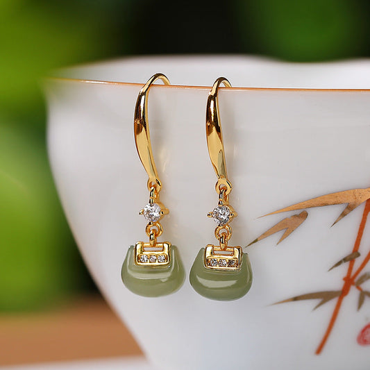 Charming Silver Earring for Any Occasion