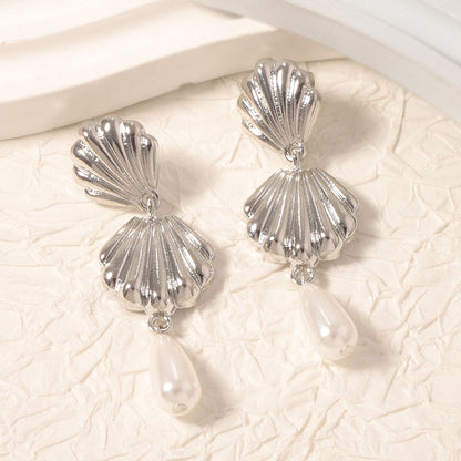 Beautiful Pearl Earring with Unique Style