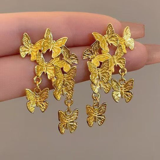 Romantic Gold Earring for Special Moments
