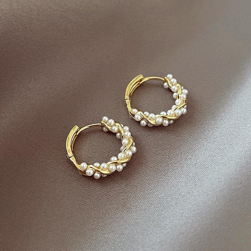 Romantic Pearl Earring for Special Moments