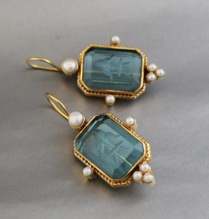 Beautiful Pearl Earring with Unique Style