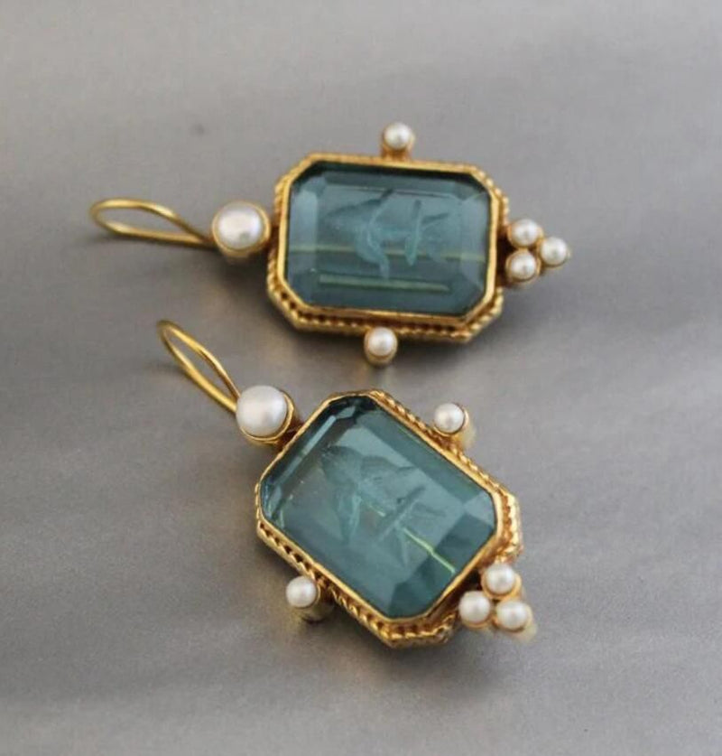 Beautiful Pearl Earring with Unique Style