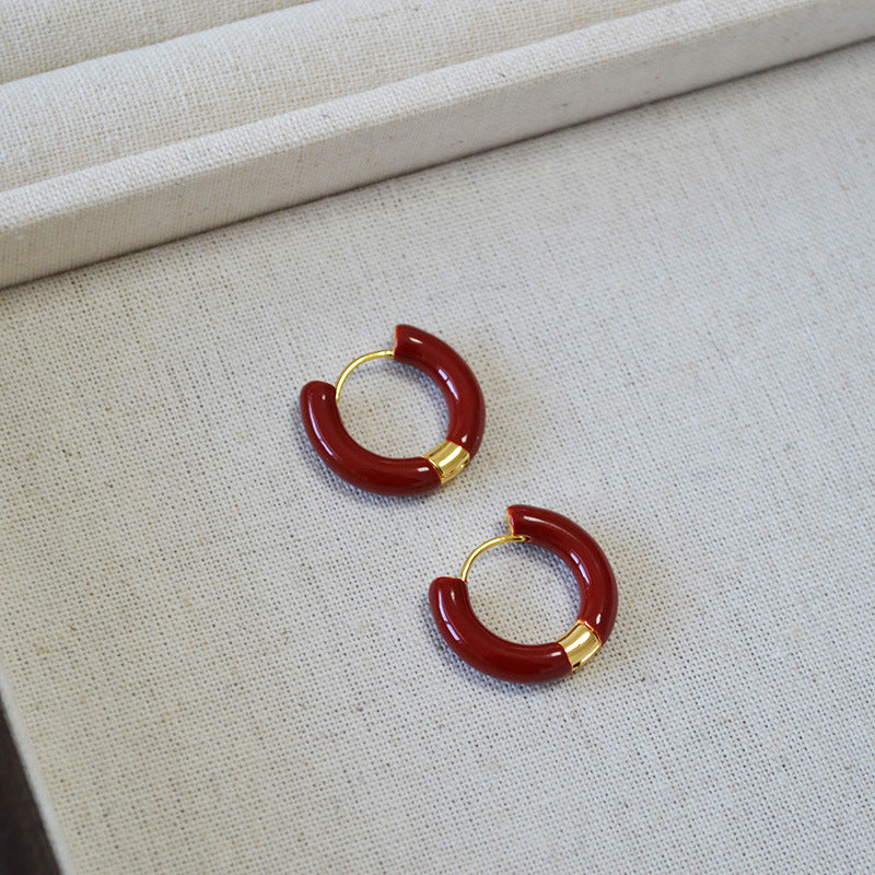 Classic Gold Earring with Timeless Appeal
