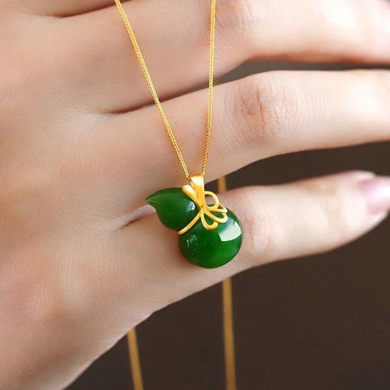 Stunning Gold Necklace for Daily Wear