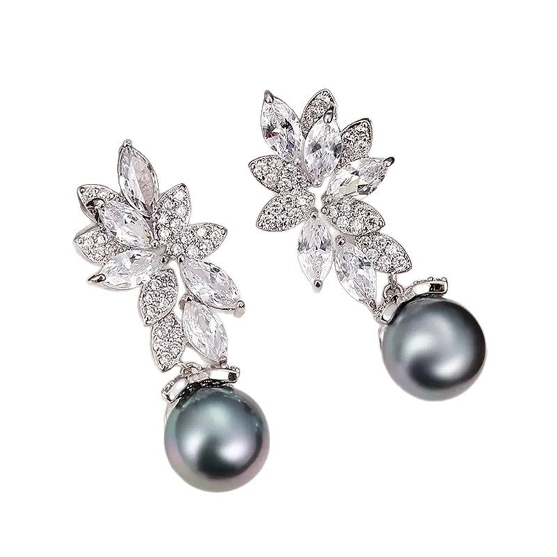 Charming Pearl Earring for Any Occasion