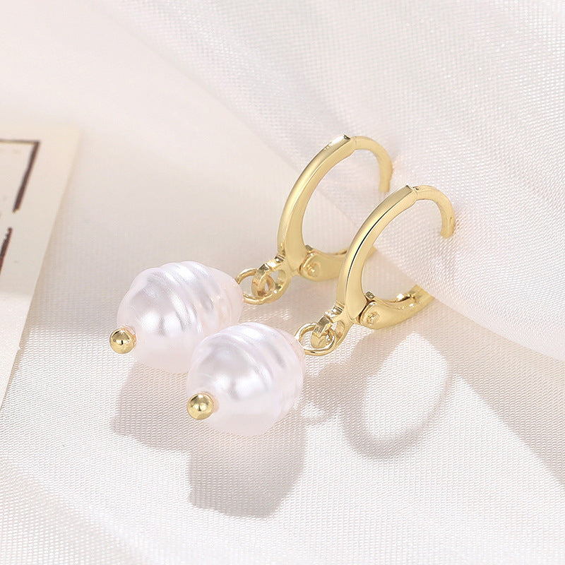 Charming Pearl Earring for Any Occasion