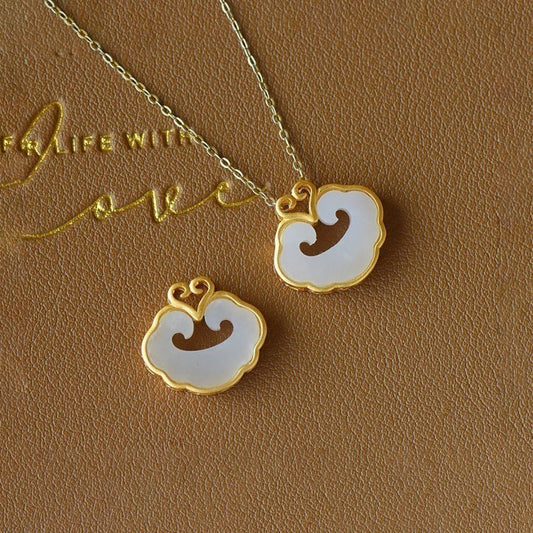 Classic Gold Necklace with Timeless Appeal