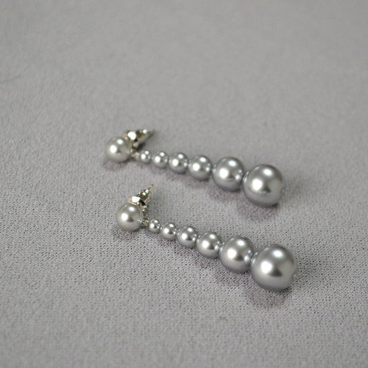Charming Silver Earring for Any Occasion