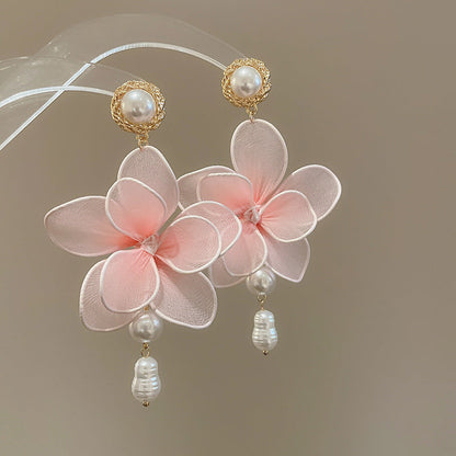 Charming Pearl Earring for Any Occasion