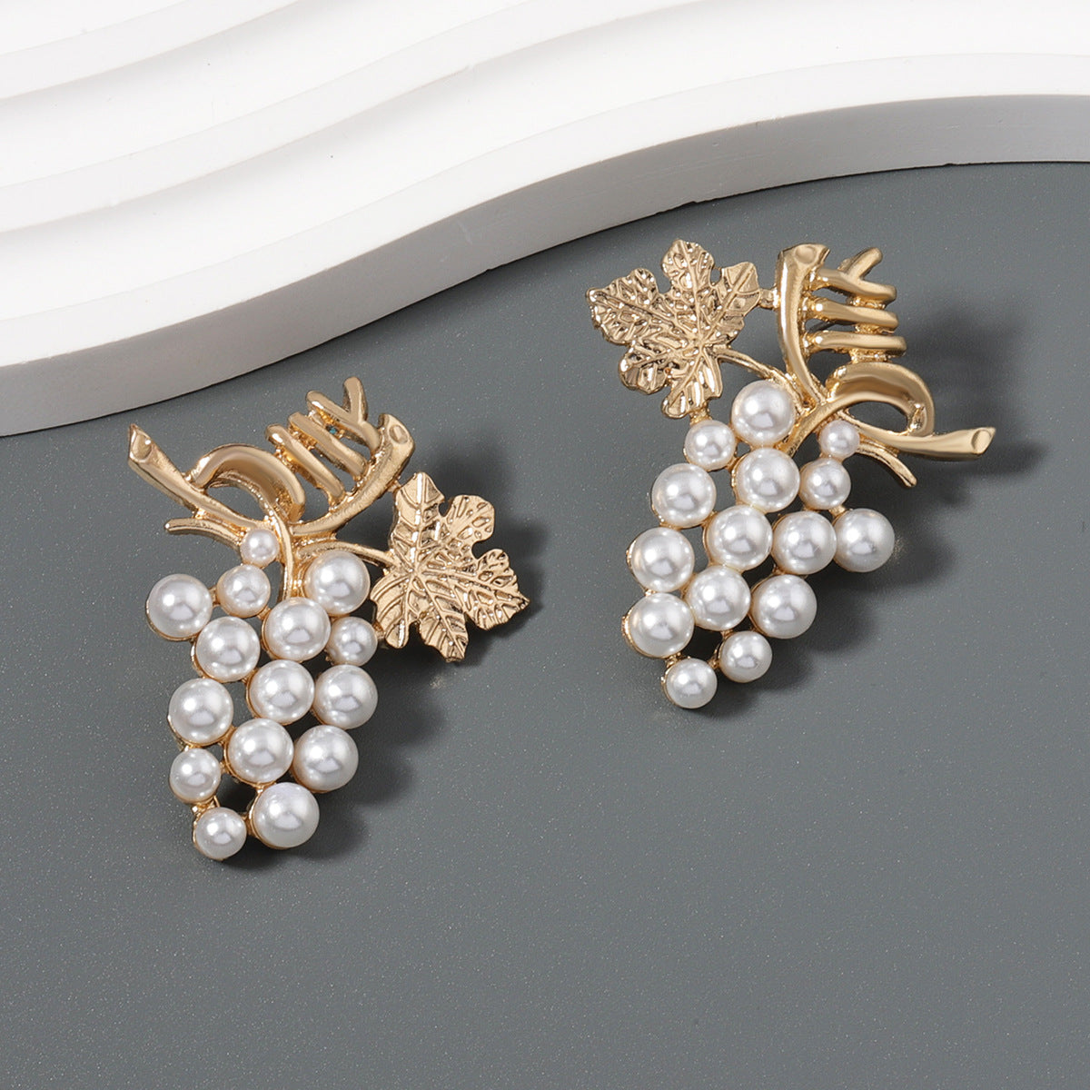 Romantic Pearl Earring for Special Moments