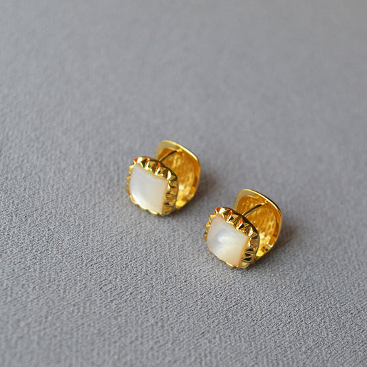 Stunning Gold Earring for Daily Wear