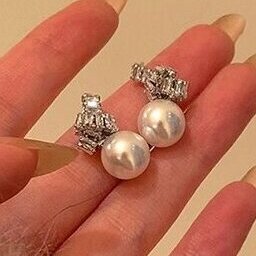 Classic Pearl Earring with Timeless Appeal
