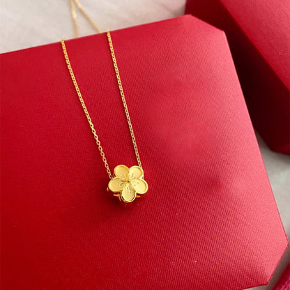 Beautiful Gold Necklace with Unique Style