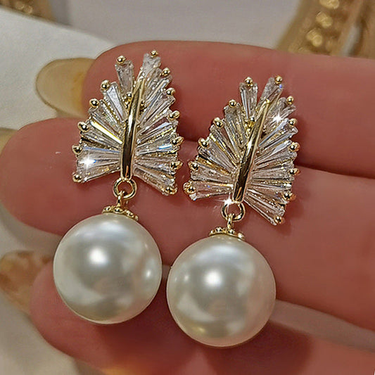 Romantic Pearl Earring for Special Moments