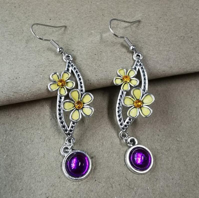 Romantic Silver Earring for Special Moments
