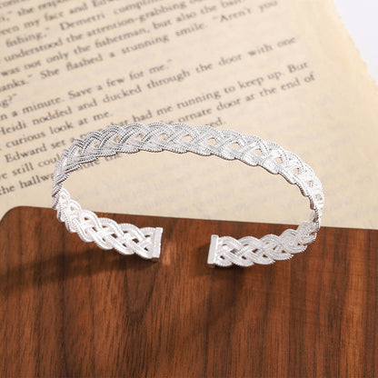 Romantic Bracelet for Special Moments