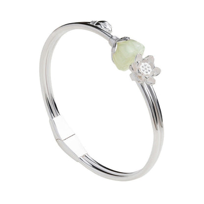 Classic Silver Bracelet with Timeless Appeal