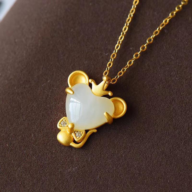 Elegant Gold Necklace for Every Occasion