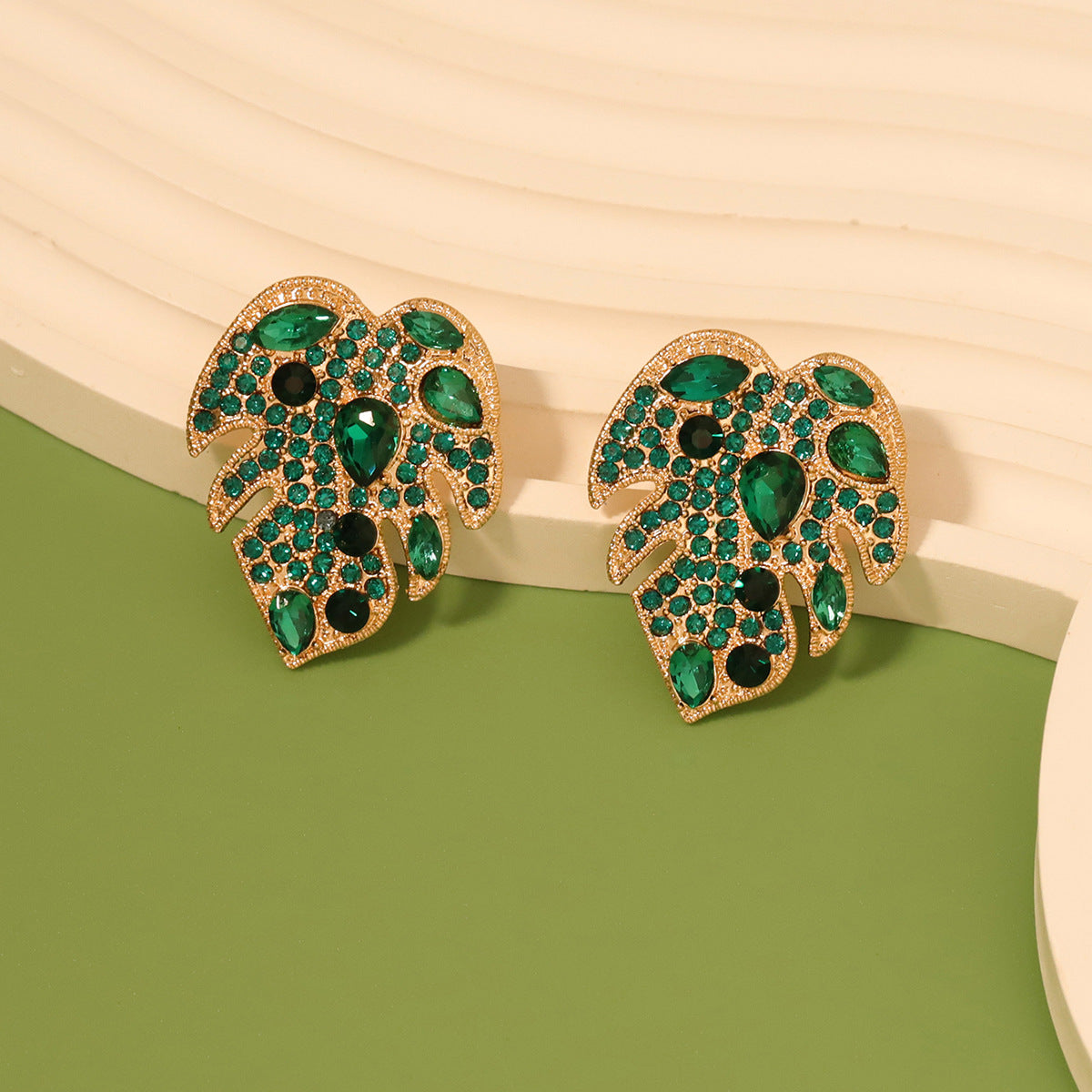 Charming Pearl Earring for Any Occasion