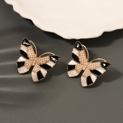 Romantic Pearl Earring for Special Moments