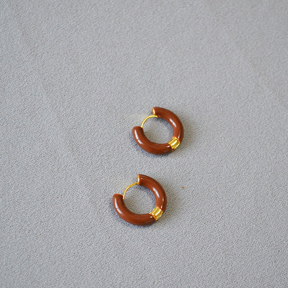 Classic Gold Earring with Timeless Appeal