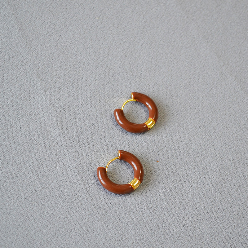 Classic Gold Earring with Timeless Appeal