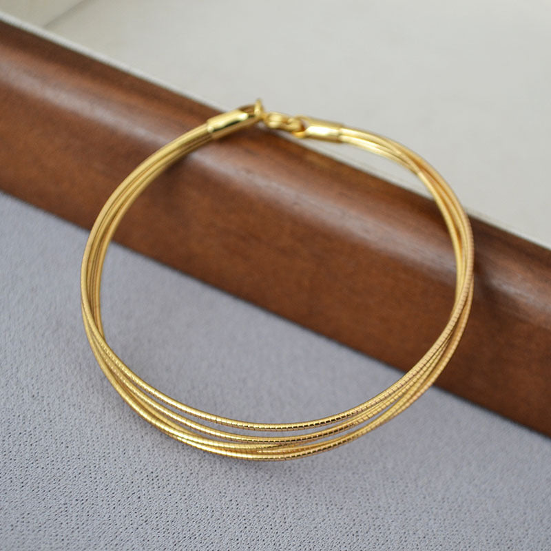 Romantic Gold Bracelet for Special Moments