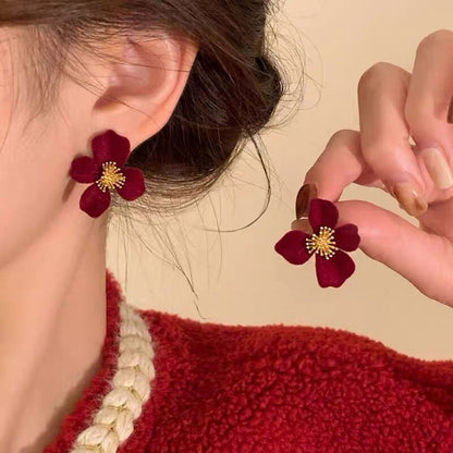 Classic Earring with Timeless Appeal