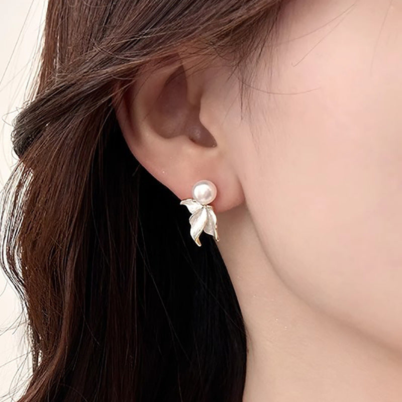 Beautiful Pearl Earring with Unique Style