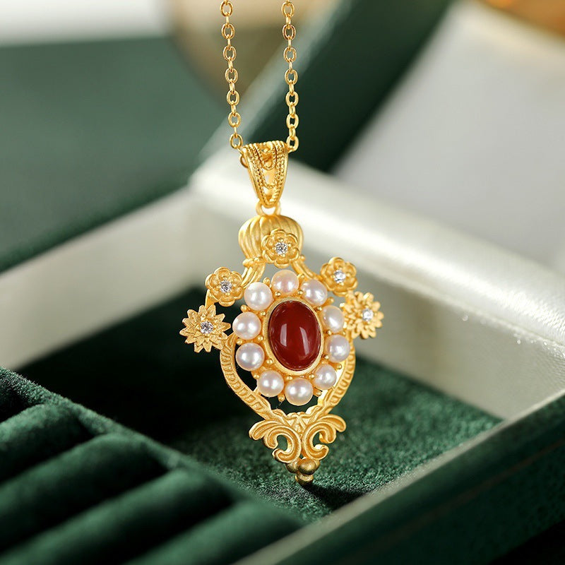 Beautiful Pearl Necklace with Unique Style