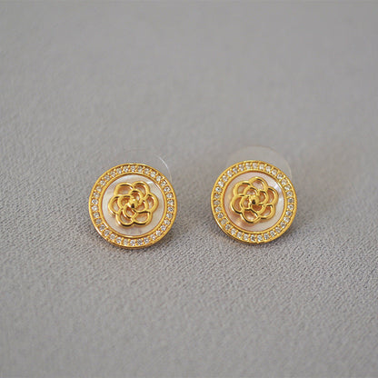 Beautiful Gold Earring with Unique Style