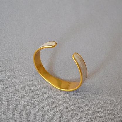 Stunning Gold Bracelet for Daily Wear