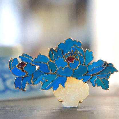 Beautiful Gold Piece with Unique Style