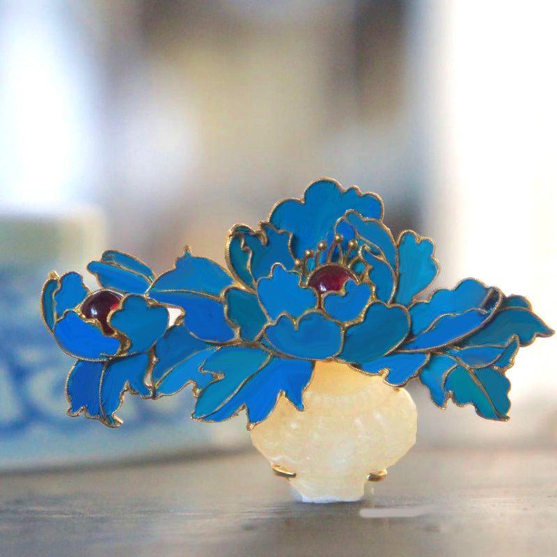 Beautiful Gold Piece with Unique Style