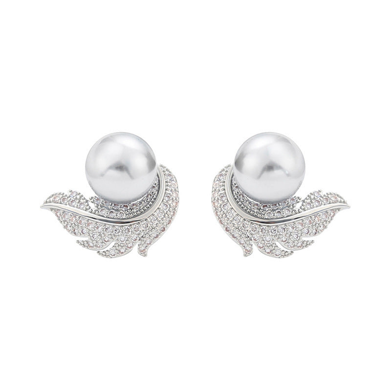 Classic Pearl Earring with Timeless Appeal