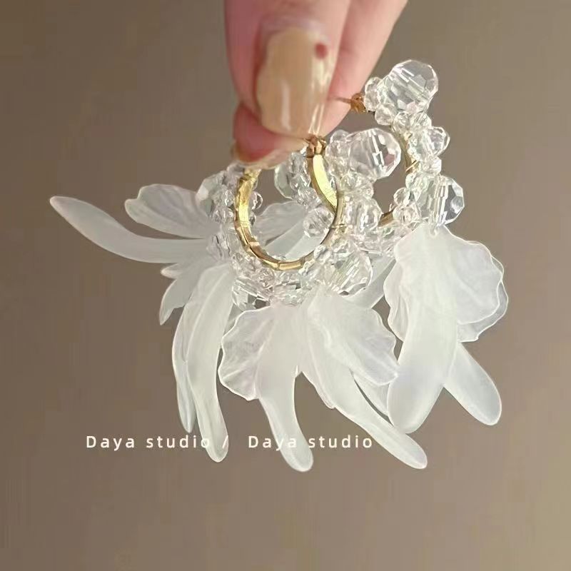Beautiful Pearl Earring with Unique Style