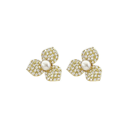 Romantic Pearl Earring for Special Moments