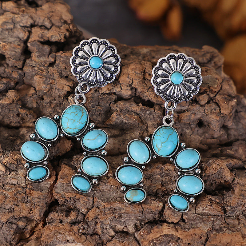 Charming Earring for Any Occasion