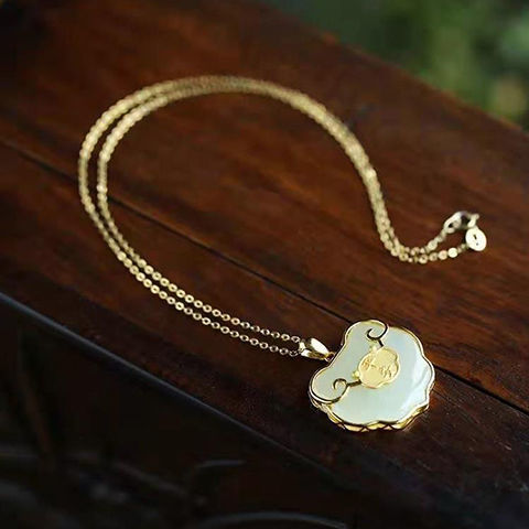 Charming Gold Necklace for Any Occasion
