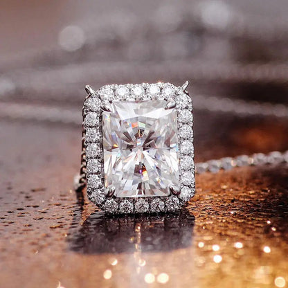 Classic Necklace with Timeless Appeal