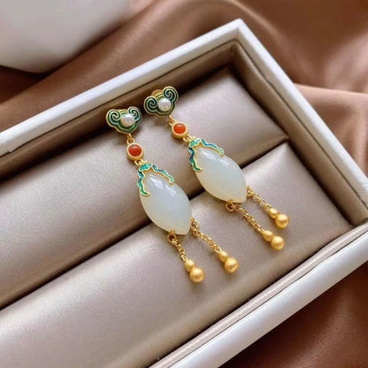 Romantic Pearl Earring for Special Moments