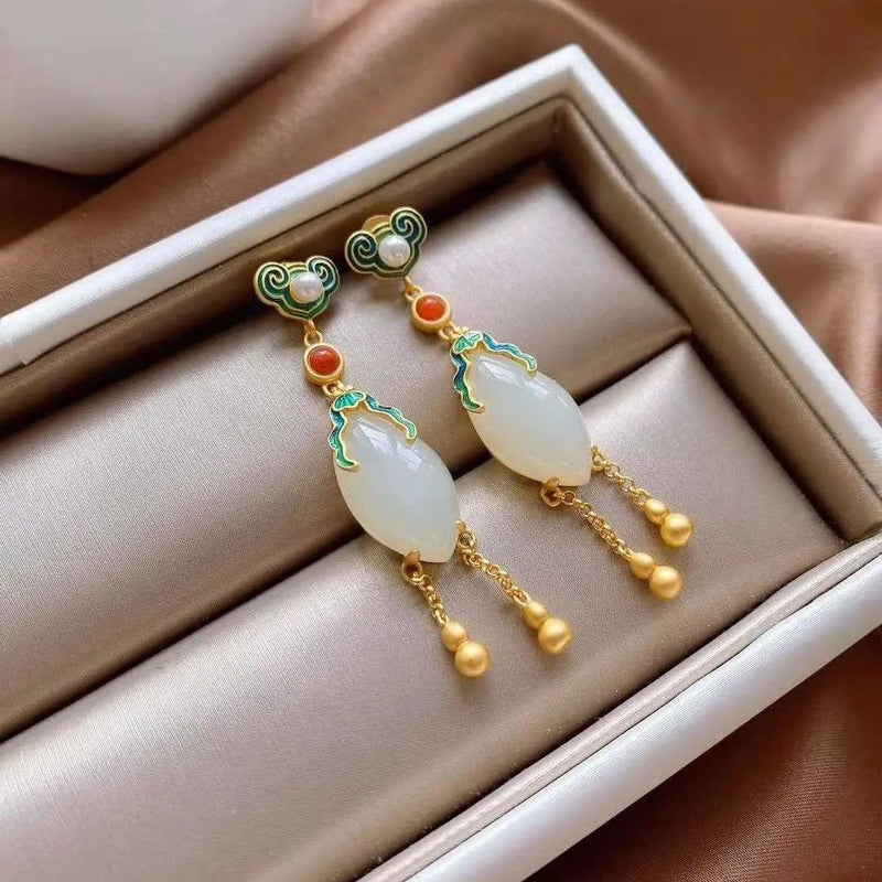 Romantic Pearl Earring for Special Moments