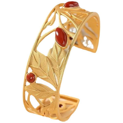Classic Gold Bracelet with Timeless Appeal