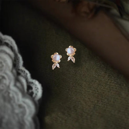Charming Pearl Earring for Any Occasion