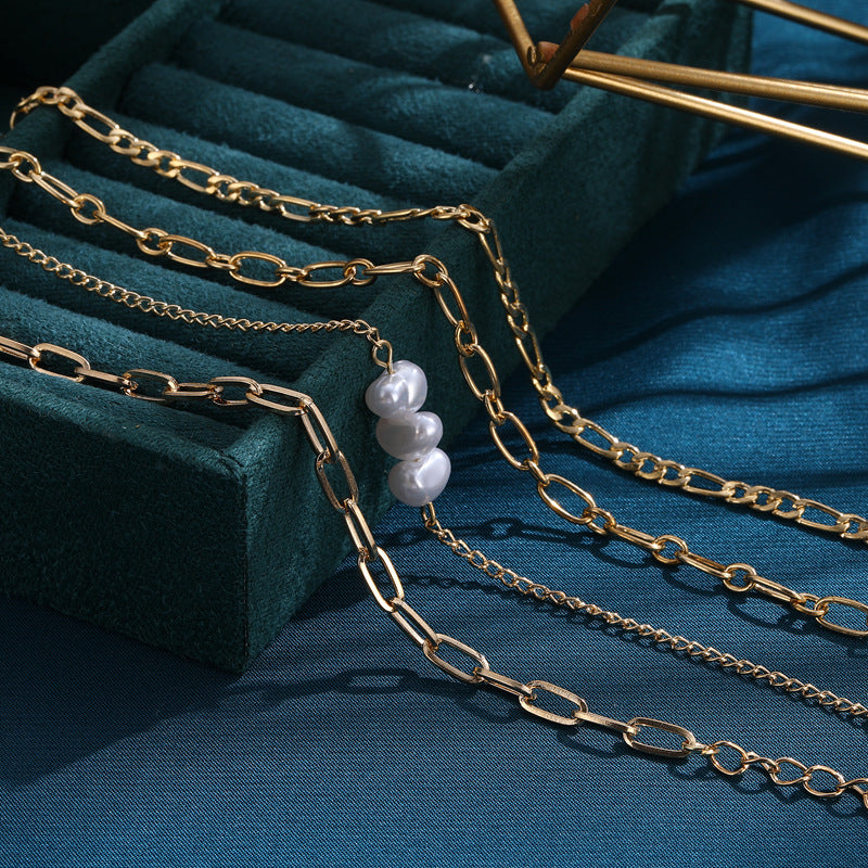 Beautiful Pearl Bracelet with Unique Style