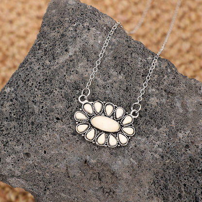 Romantic Silver Necklace for Special Moments