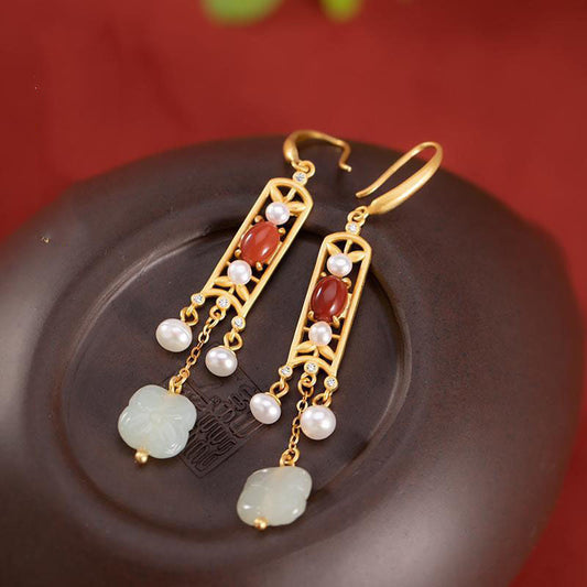 Romantic Gold Earring for Special Moments