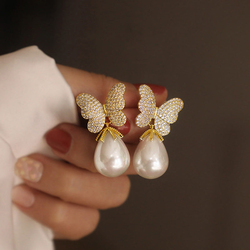 Charming Pearl Earring for Any Occasion