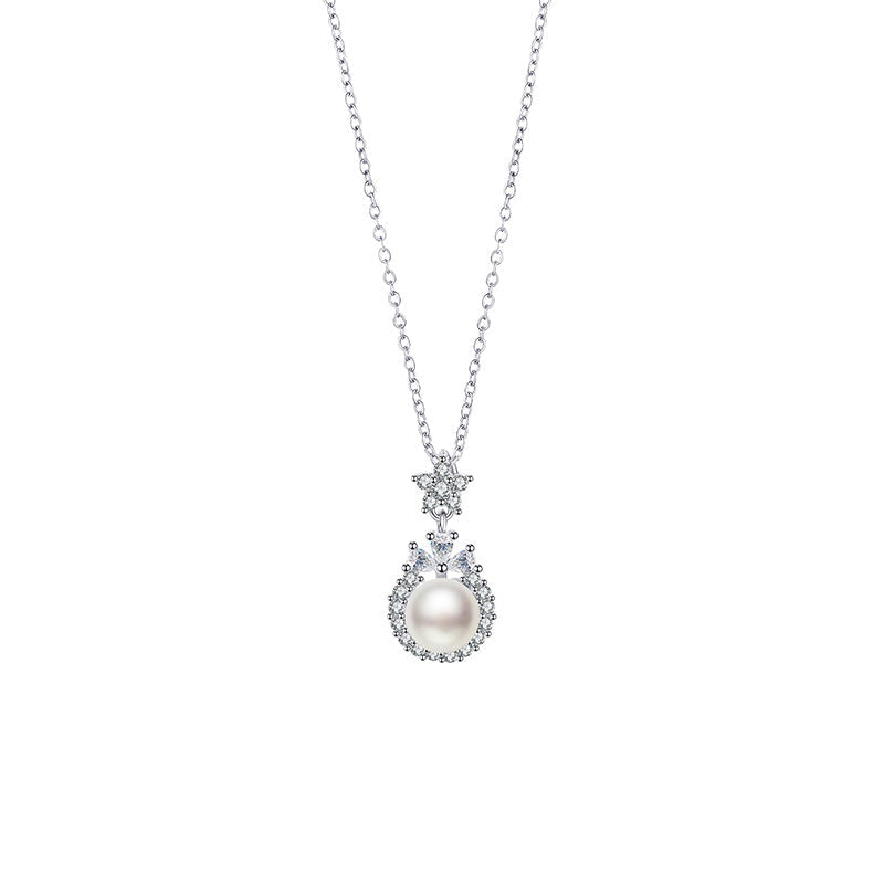 Beautiful Pearl Necklace with Unique Style